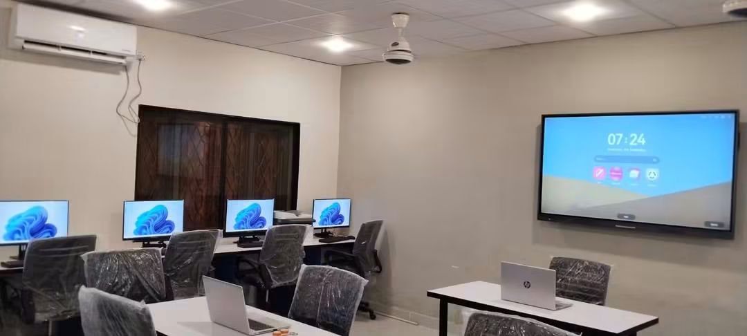 SELDGOS's tweet photo. A fully furnished #ComputerLab has been established at Government Girls Campus High School Pithoro, District #Umerkot, with the support of the Reform Support Unit (RSU), School Education & Literacy Department, Government of Sindh.
This initiative marks an important step towards digital empowerment, providing students with improved access to technology and creating opportunities for girls to develop essential digital skills for the future.
#GovernmentOfSindh #SELD #RSU #SindhEducation #GirlsEducation #DigitalEducation #EmpoweringGirls #SindhSchoolsReimagined #GovernmentOfSindh @sardarshah1
@BBhuttoZardari @MuradAliShahPPP