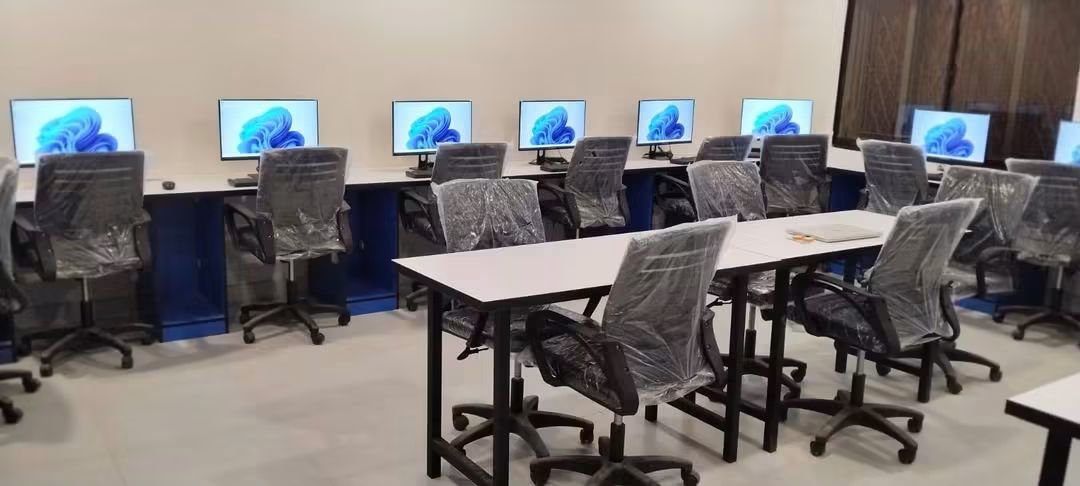 SELDGOS's tweet photo. A fully furnished #ComputerLab has been established at Government Girls Campus High School Pithoro, District #Umerkot, with the support of the Reform Support Unit (RSU), School Education & Literacy Department, Government of Sindh.
This initiative marks an important step towards digital empowerment, providing students with improved access to technology and creating opportunities for girls to develop essential digital skills for the future.
#GovernmentOfSindh #SELD #RSU #SindhEducation #GirlsEducation #DigitalEducation #EmpoweringGirls #SindhSchoolsReimagined #GovernmentOfSindh @sardarshah1
@BBhuttoZardari @MuradAliShahPPP