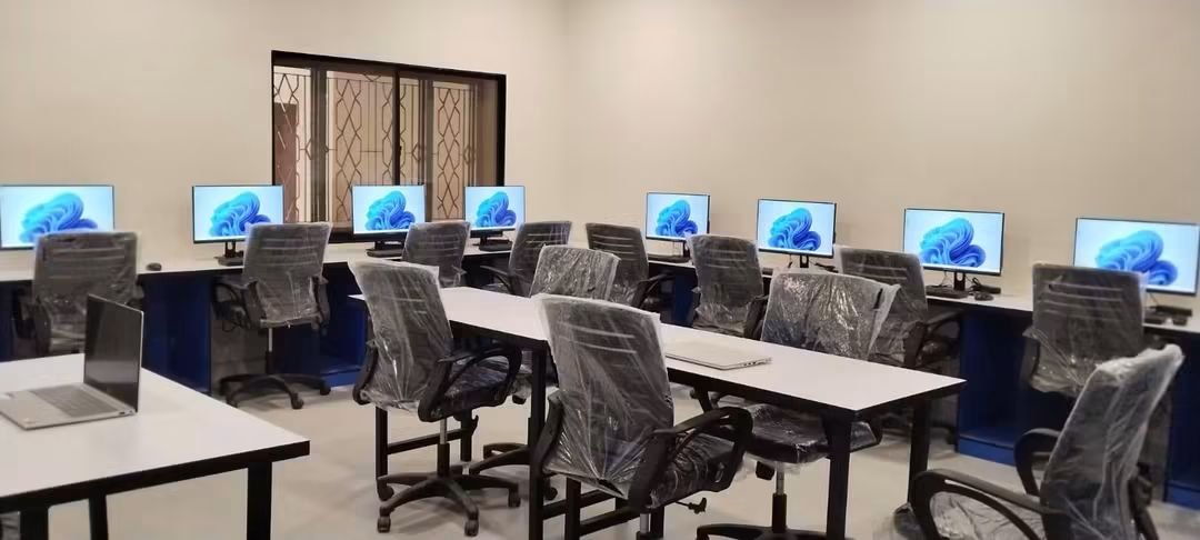 SELDGOS's tweet photo. A fully furnished #ComputerLab has been established at Government Girls Campus High School Pithoro, District #Umerkot, with the support of the Reform Support Unit (RSU), School Education & Literacy Department, Government of Sindh.
This initiative marks an important step towards digital empowerment, providing students with improved access to technology and creating opportunities for girls to develop essential digital skills for the future.
#GovernmentOfSindh #SELD #RSU #SindhEducation #GirlsEducation #DigitalEducation #EmpoweringGirls #SindhSchoolsReimagined #GovernmentOfSindh @sardarshah1
@BBhuttoZardari @MuradAliShahPPP
