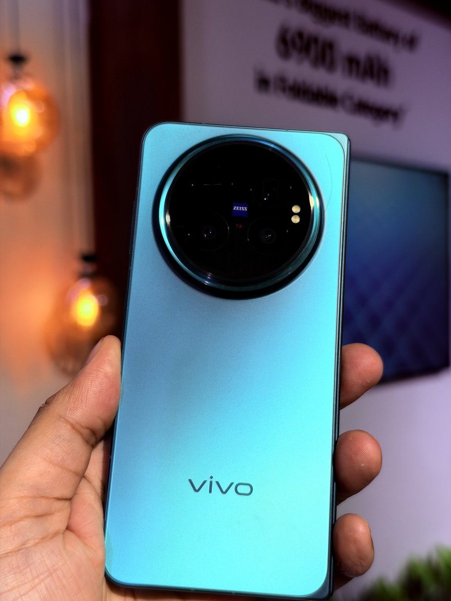 stufflistings's tweet photo. Thinking of giving away the vivo X Fold6 😎 https://t.co/MoYdytUlMq