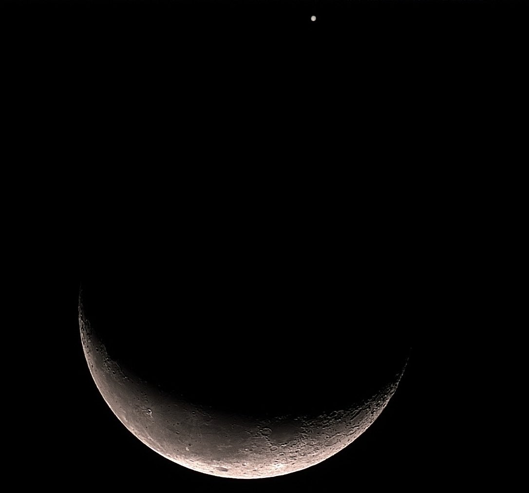 Daniel_Harbin's tweet photo. Waning crescent moon with Jupiter above! 17% illuminated. #alabamaweathernetwork #alwx #valleywx #HUNwx @spann @BenSmith_WHNT @weswyattweather @simpsonWVTM13 @AriWeather @monsoonchaser @DrewMcCombs @wxhistorian @Sadiemorristv @AlabamaWXNet @WEATHERmanBURKE @DanielleDozier https://t.co/JVi658GzmZ