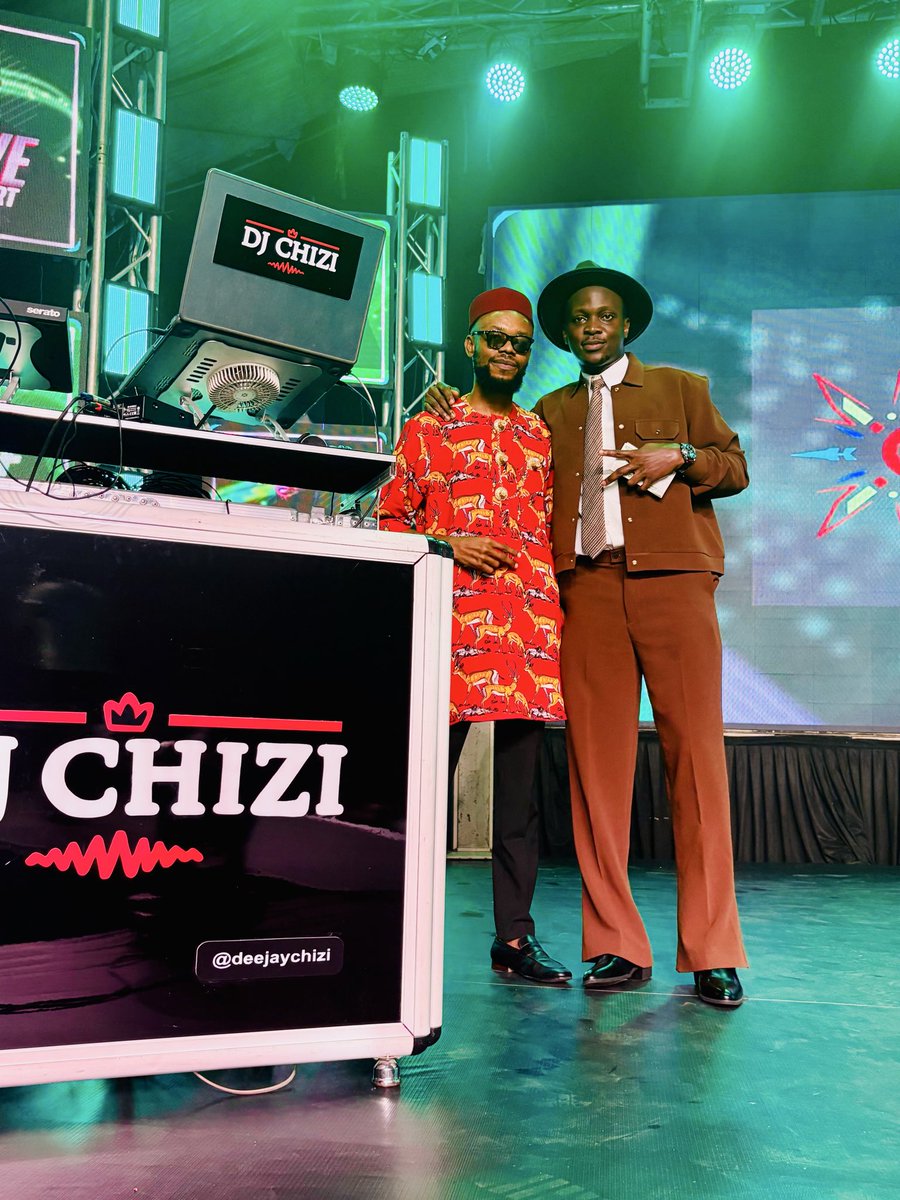 deejaychizi's tweet photo. Dj Chizi x Mc Monica 🔥 
#deejaychizi #djchizi #mcmonica https://t.co/4d1Kh78iip