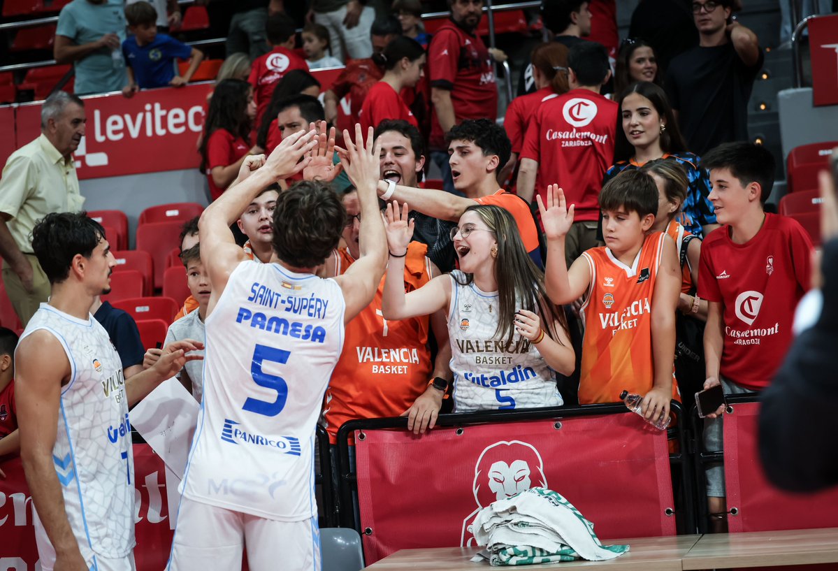 basketlover's tweet photo. La primera de la temporada se tiene que celebrar con la afición desplazada🫡🟠

@valenciabasket | #LigaEndesa https://t.co/dNOYZKnOyh