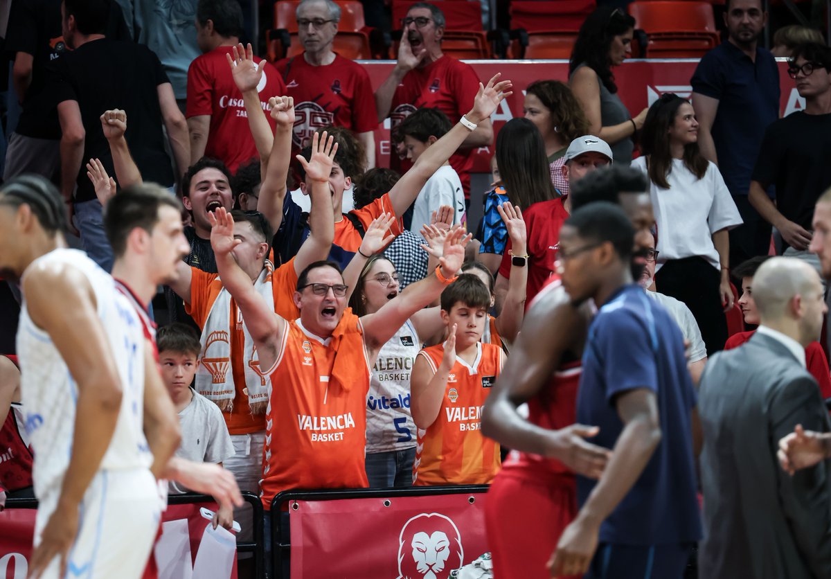 basketlover's tweet photo. La primera de la temporada se tiene que celebrar con la afición desplazada🫡🟠

@valenciabasket | #LigaEndesa https://t.co/dNOYZKnOyh