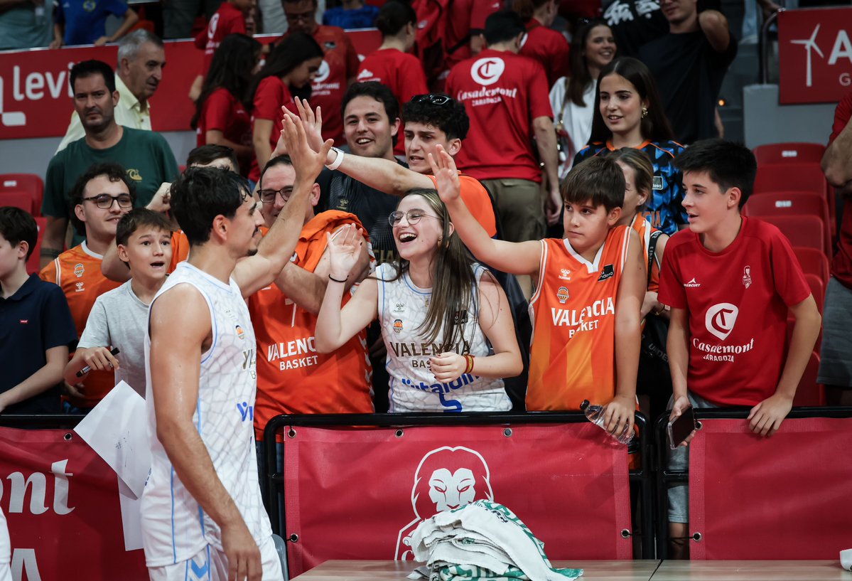 basketlover's tweet photo. La primera de la temporada se tiene que celebrar con la afición desplazada🫡🟠

@valenciabasket | #LigaEndesa https://t.co/dNOYZKnOyh