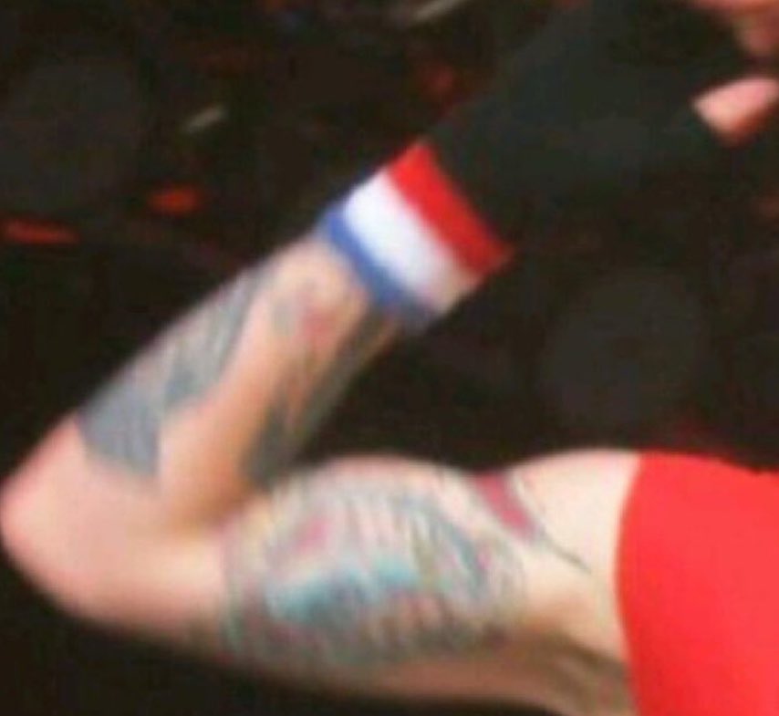 tsiepppppmf's tweet photo. my chemical bicep https://t.co/7ERidGtwWS