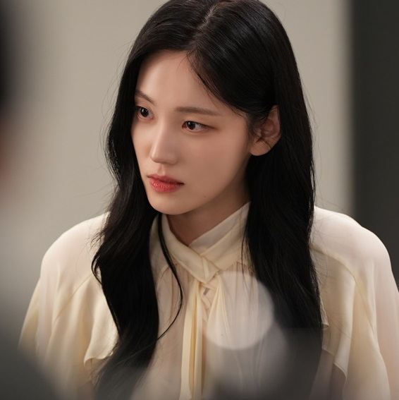 gomwud's tweet photo. 민음사 박혜진 편집자 / 배우 한재이
운명이 갈라놓은 자매같고 너무 좋다.......... https://t.co/SUfvm6PYNE