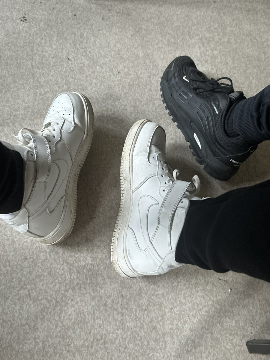 masmasterg3's tweet photo. Panowie wracają z grubym kontentu więc meldować się z daniną w dm 😂😈
#cashslave #findompoland #tribute #cuckold #findompl #feet #cashmaster #soxy #findom https://t.co/eZTGbI2Azs