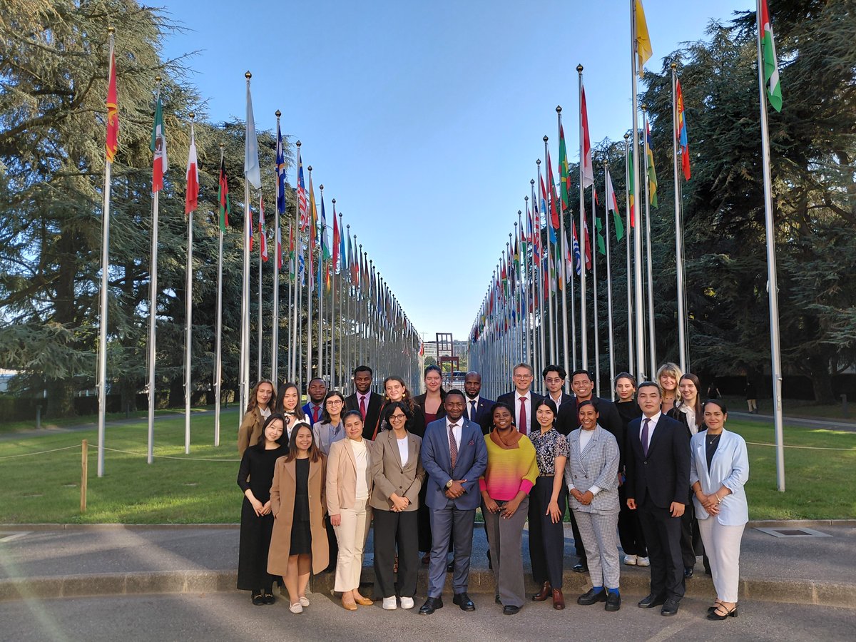 MEIG_Programme's tweet photo. Discovering the UN system is an essential part of the #MEIGProgramme. Our participants had the chance to get to know the Palais de Nations and to learn from practitioners about a great variety of @UN  agencies.

@UNGeneva @UNIGEnews @unige_en @GSI_UNIGE @UNECE @UNCTAD @UNFPA https://t.co/GYpvcQVYlN