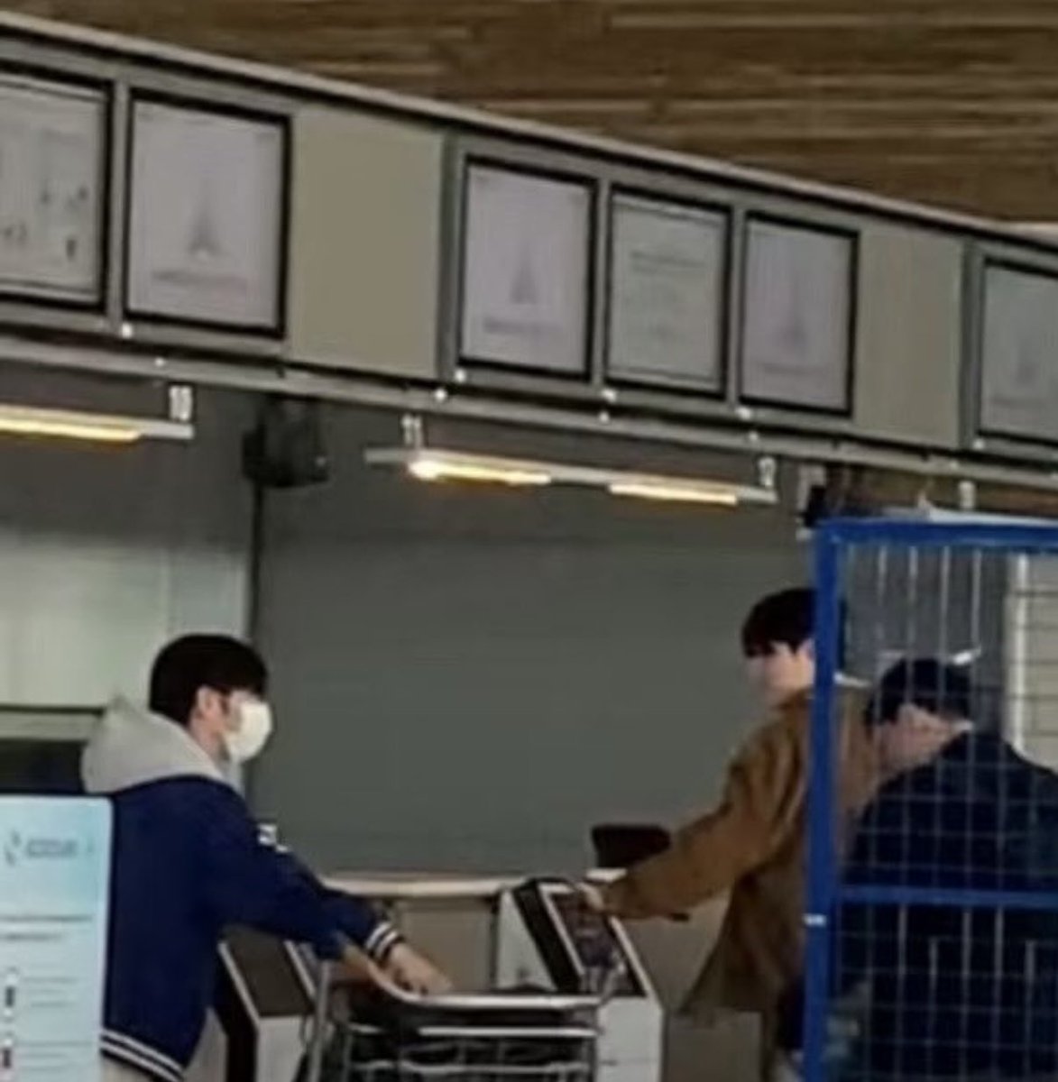 Aaddkag0p's tweet photo. 즌2는 공항에서 하는��야..?? https://t.co/o35BIJWJQt