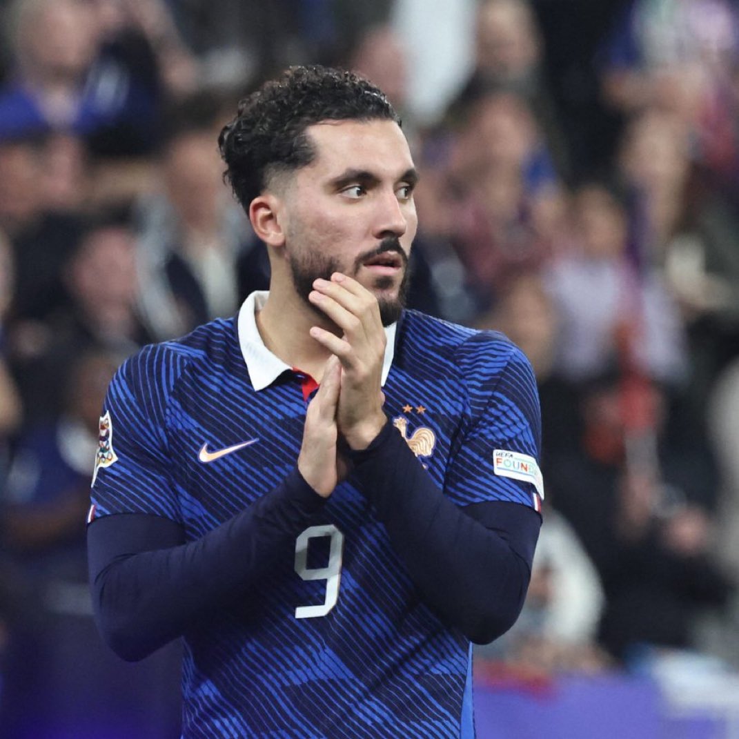 Zone_pitch's tweet photo. 🚨🗣️ 𝗡𝗘𝗪: Rayan Cherki: "During this international break, I learned to play in another position, where you have to recover balls, be present for second balls, not lose the ball…"

"I'm still learning, but I LOVE IT... You will see, over time, with Zidane, it will be SIMPLER." https://t.co/BwriT2EQzN