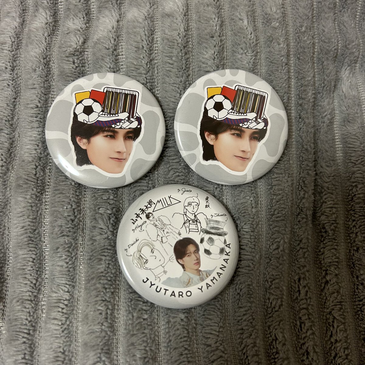 YM_250906's tweet photo. M!LK のぞいてみるく？展 缶バッジ 買取

求▶︎現金(送料込)
金額はご提示ください。

譲▶︎曽野、吉田、山中、佐野

郵送のみのお取引でお願いいたします。

 #みるく展 #MILK譲 https://t.co/OSooPg3TbR
