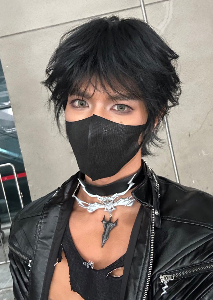 TaraXia210428's tweet photo. #theron unofficial cos https://t.co/yvXM96s1JJ