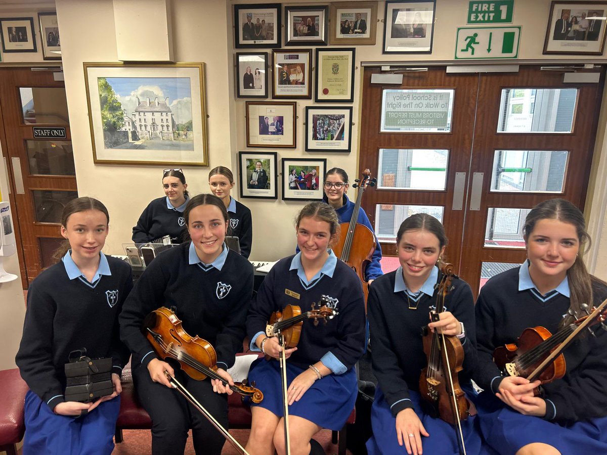 colaiste_muire's tweet photo. A massive thank you to our trad’ musicians, students &amp; teachers, for 3 fantastic sessions of music today, raising funds for Clare Haven House! 🎶 We were delighted to welcome retired colleague Colette Redington, a founding member of the charity. 💚 https://t.co/jYULj34qth