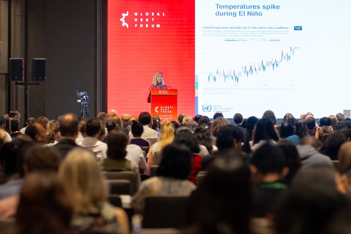 WMO's tweet photo. The first #GlobalHeatForum kicks off in Bangkok, Thailand, to unlock finance and accelerate solutions to extreme heat, amid record-breaking temperatures and an intensifying El Niño.

Learn more: https://t.co/fwxaGbWBZ8
📹 Follow the discussions https://t.co/cbNF0JAaPc https://t.co/i3g9wtF3v9