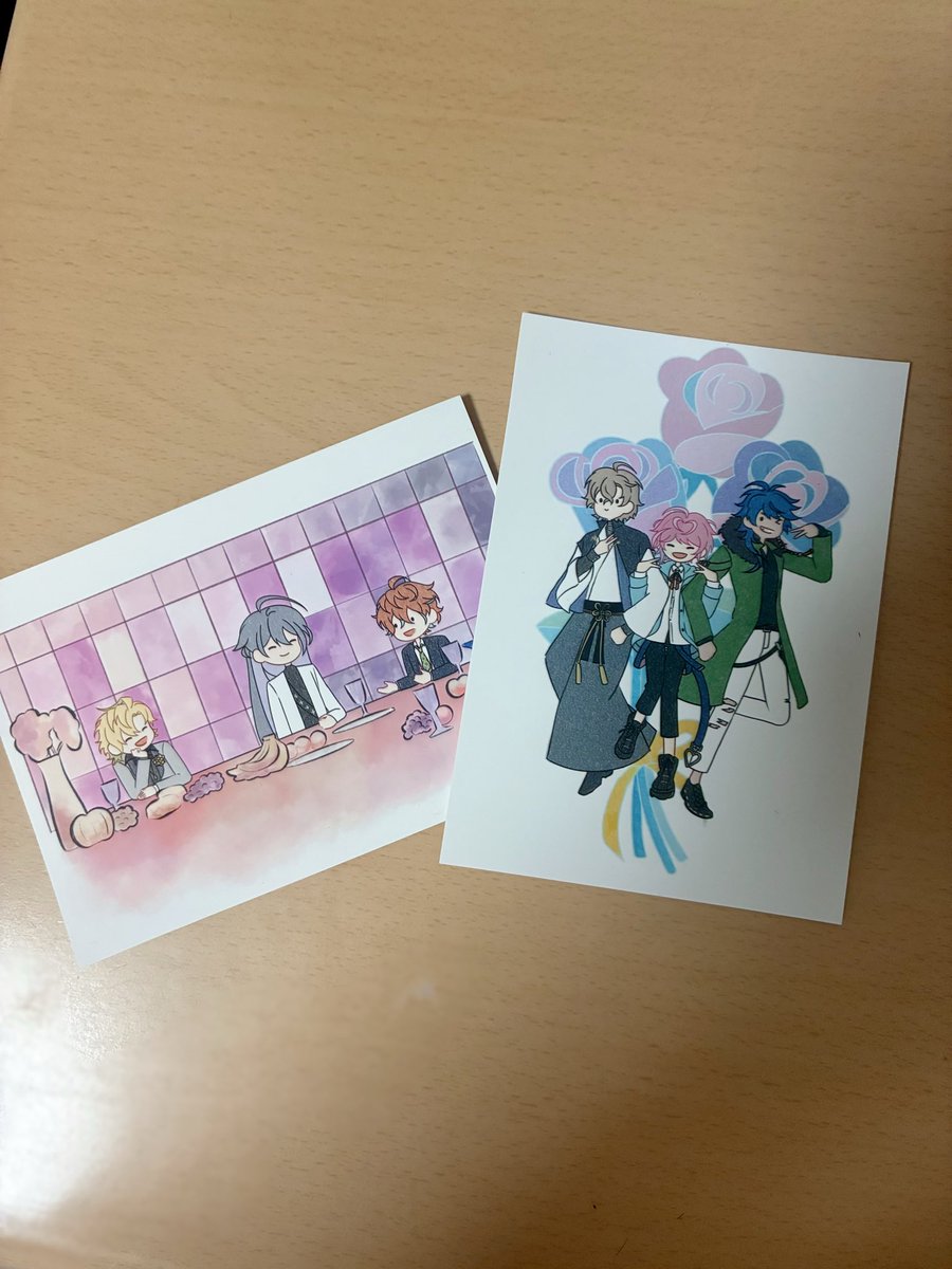 rmd_0115's tweet photo. #ヒプマイ12thライブ
終演後に連番相手の子と並んで写真撮りたいねってなったので近くにいた乱数の概念服を着ていた方にお願いして写真を撮ってもらったのですが（2枚目）、その方と一緒にいた方が素敵なイラストをプレゼントしてくださいました（1枚目）...✨ 
↓ 続く https://t.co/BwhdvEDtTt