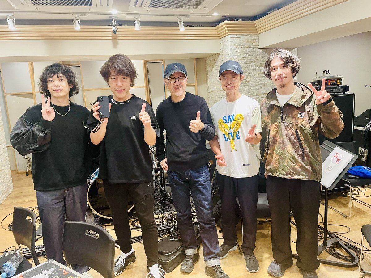 takashimasuzaki's tweet photo. リハーサルな日々が続いてる中、今日は皆んな忙しい中時間作ってくれて10/25目黒Bluesalley Japan用のリハーサルでした♪

明日はブルーノートプレイスで矢堀氏とのアコースティックライヴ、明後日は目黒ブルアレにてバカボン鈴木氏のの故郷ライヴ
9日は大塚紗英ちゃんで横浜でライヴします！ https://t.co/9edlxNDBlb