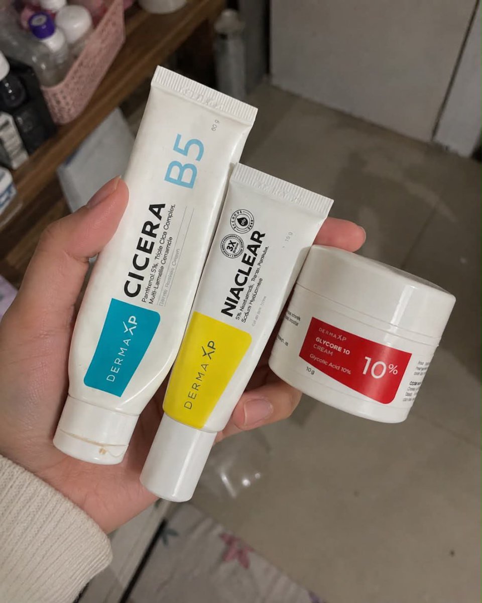 davinaanadaa's tweet photo. Welcoming to my healthy skin era💗
Kalo bingung urutan pake skincare apotek,
inget-inget lagi rumus Burger Method!🍔😭 https://t.co/nlpmhqD7Fs
