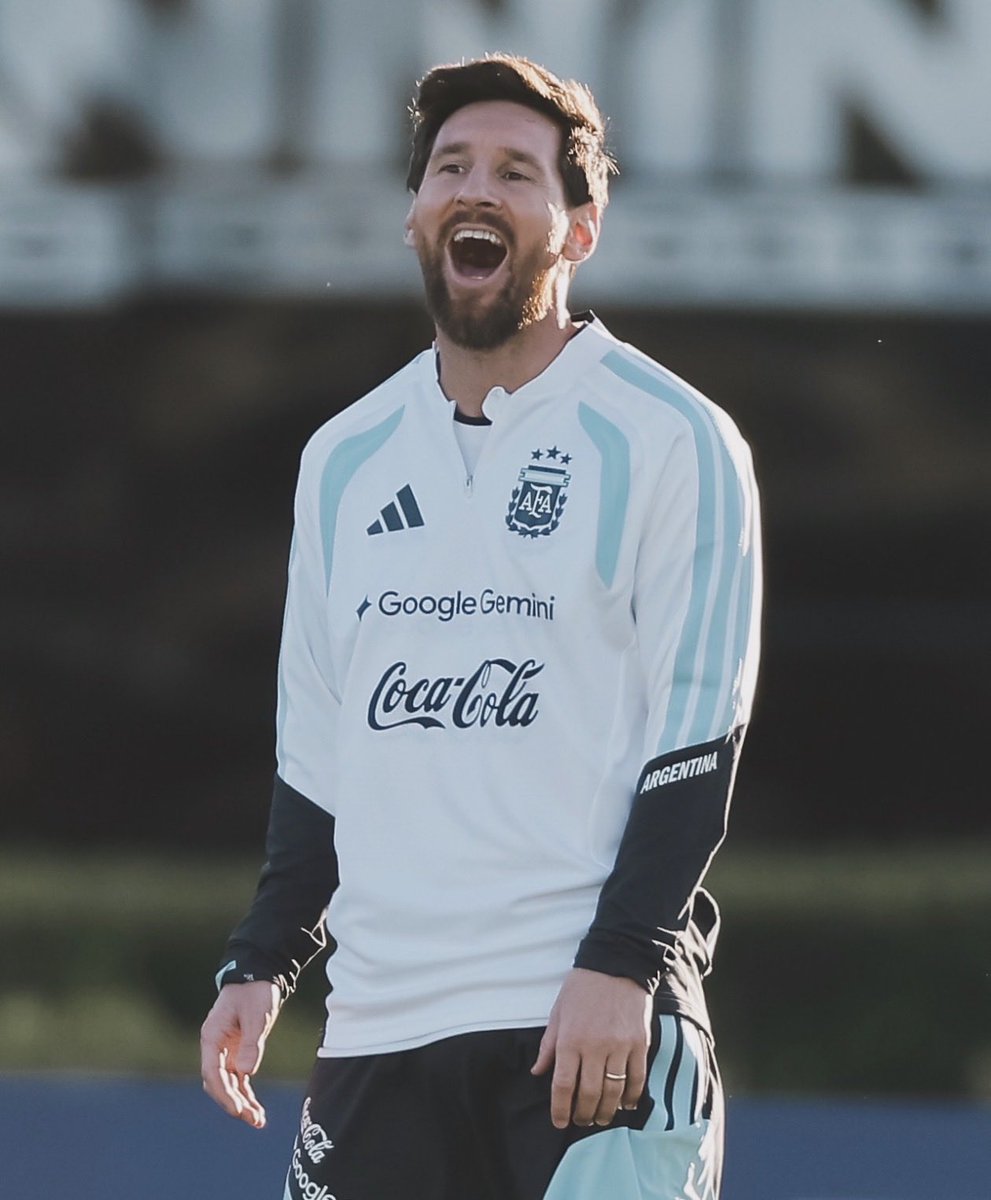 waffl3brain's tweet photo. he’s laughing while half the world’s population is preparing for a collective emotional collapse and he’s just laughing https://t.co/Nz3mQKPg04