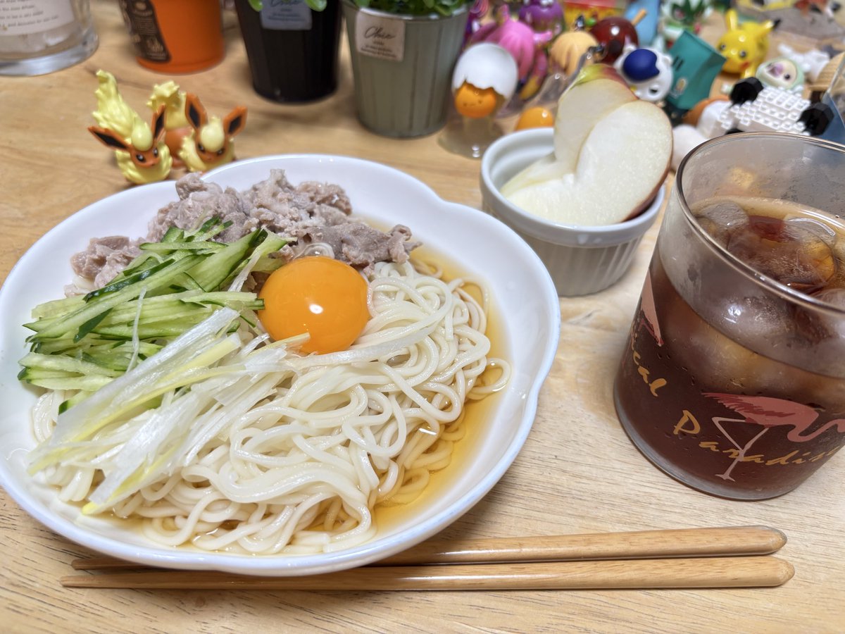 _alice_carroll's tweet photo. やばい無理…_(:3｣ ∠ )_やる気ゼロ…

ごめん、

今日の夜ごはんは、豚しゃぶひやむぎ、りんご

時間ないし疲れた…… https://t.co/HonE6FtsMY