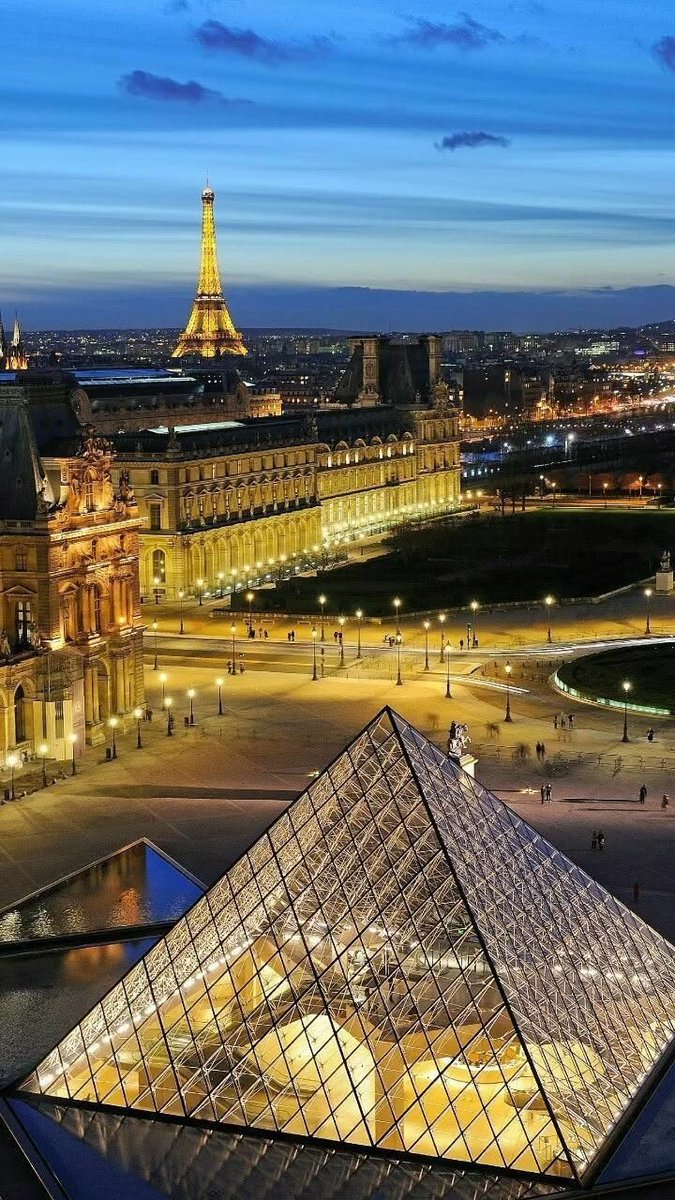 earthviewss1's tweet photo. Paris, France 🇫🇷 https://t.co/GNwXkCCoKE