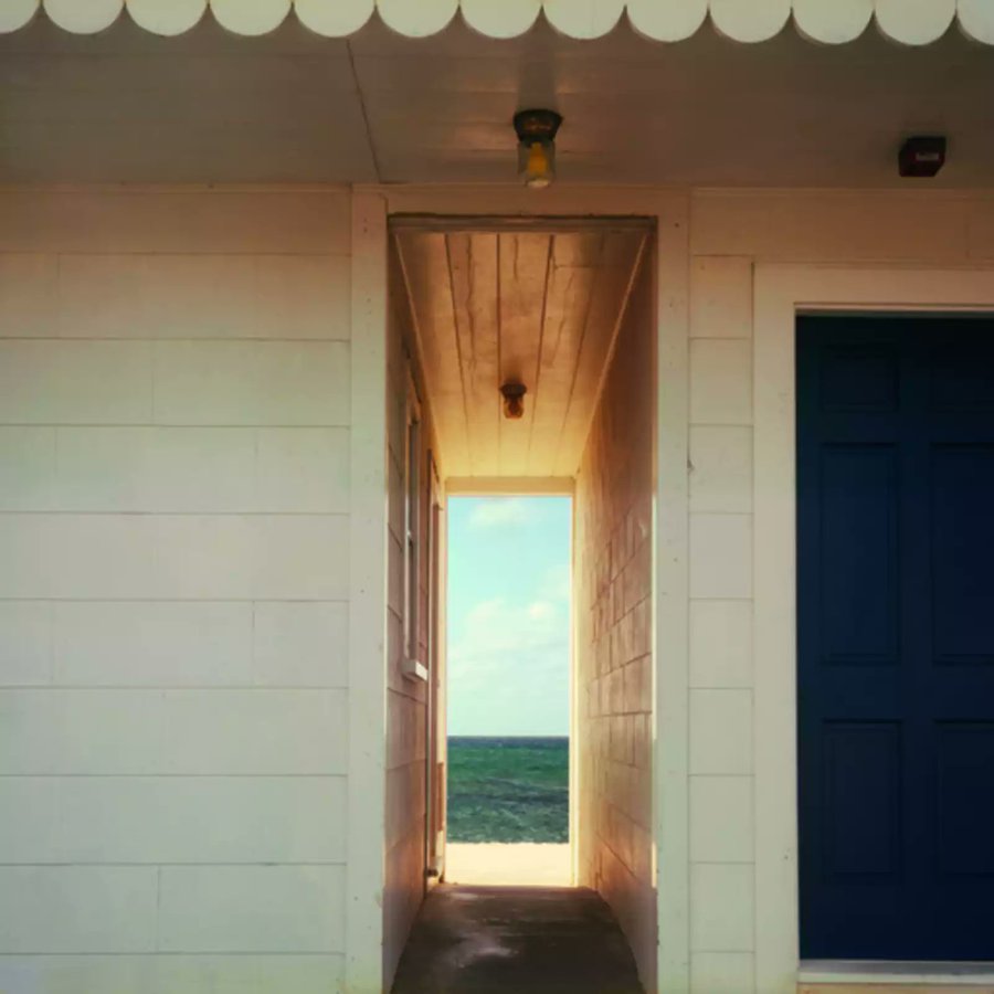 LKpaddy's tweet photo. good morning 

Doorway to the sea, 1982 •
Joel Meyerowitz • https://t.co/le0K8I9tdB