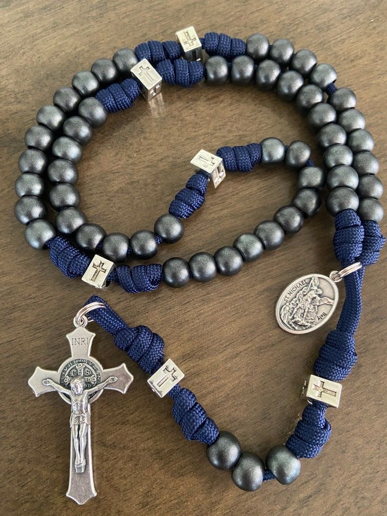 PrayTheRosary's tweet photo. Pray the Rosary today https://t.co/iglEE6hPy1