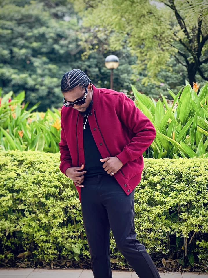 sparktvuganda's tweet photo. What’s playing in your head right now? Request it and let’s make it your soundtrack.
#ChezaDotCom https://t.co/7hMC8zpHZR