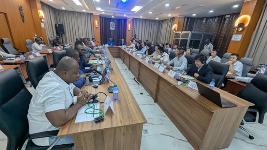 KAubine35308's tweet photo. #Fiscalité, procédures et climat des affaires, le Togo renforce le dialogue avec les entreprises chinoises. Points focaux dédiés et guide fiscal bilingue sont prévus pour faciliter les démarches et rendre l’#environnement plus prévisible pour les #investisseurs.
#Togo #Chine https://t.co/mSS5on2eYd