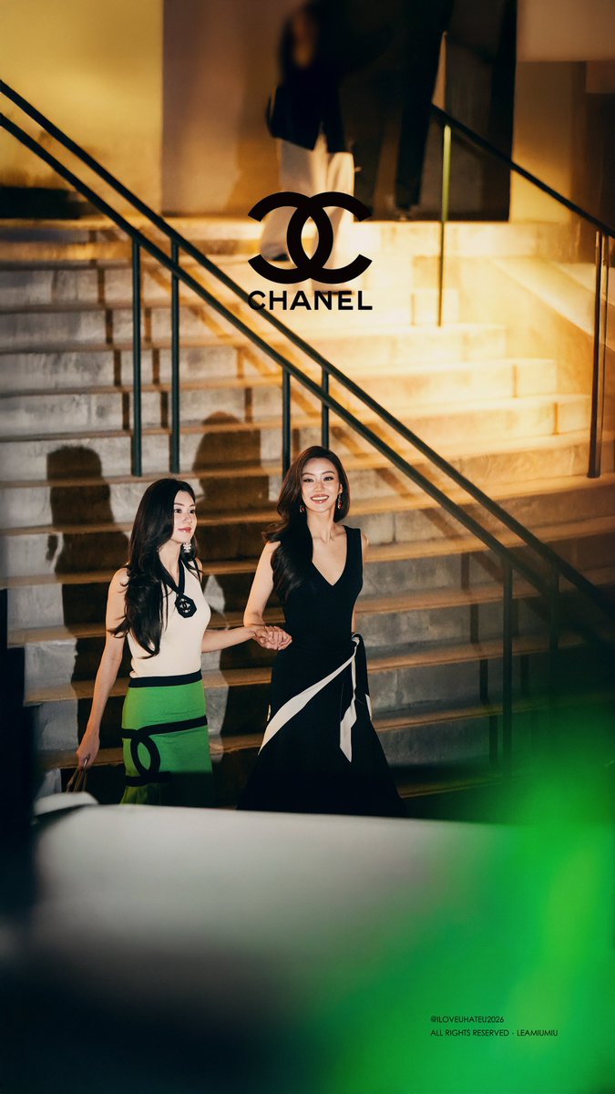 ILOVEUHATEU2026's tweet photo. 261006

#CHANELSS27xLenaMiu
#LalinaLena @lena__lorena
#MiuNatsha @miunatshaa​
#CHANELSpringSummer 
#CHANEL #PFW @CHANEL https://t.co/FTcLeyyTug