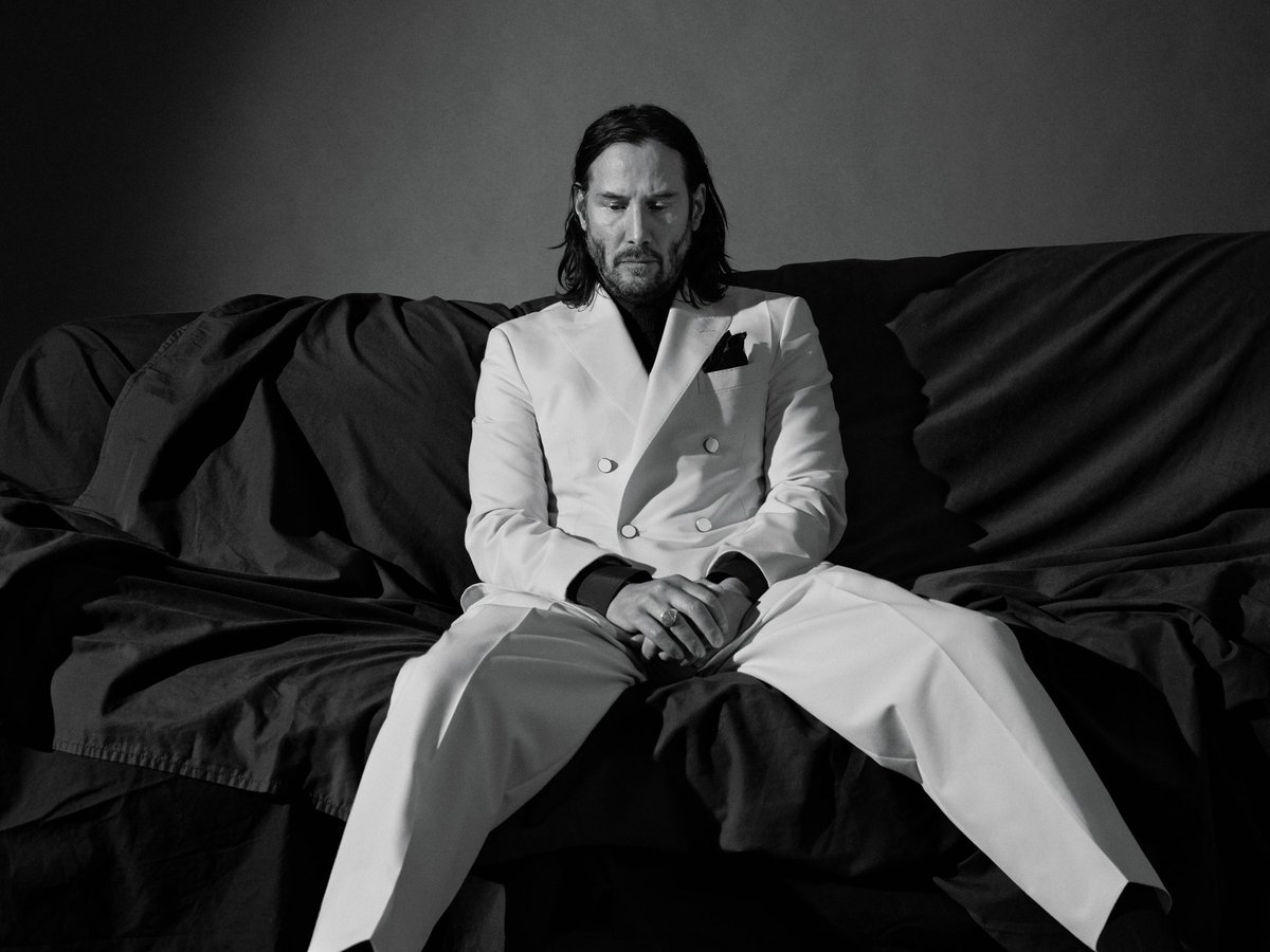 KeanuReeveon's tweet photo. Not perfect, just perfectly comfortable being me https://t.co/9orus72vzQ