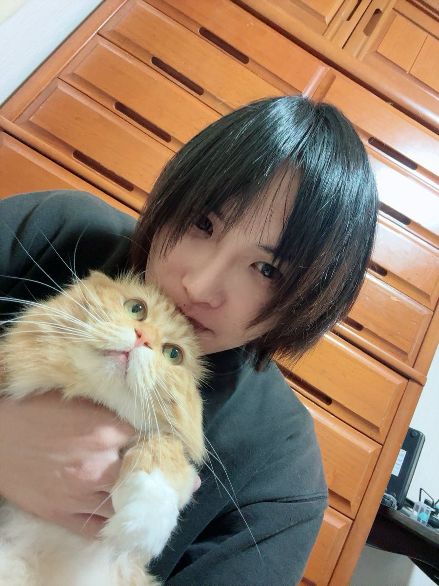 yukimuramoa's tweet photo. 髪の毛切りに行ったら失敗された😭 https://t.co/5KWgLPvKtd