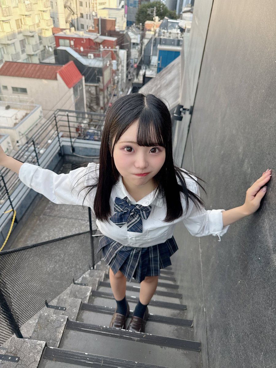 haru_Tohkei's tweet photo. 成人女性の制服コスプレ🏫 https://t.co/V4fXY4IlGJ