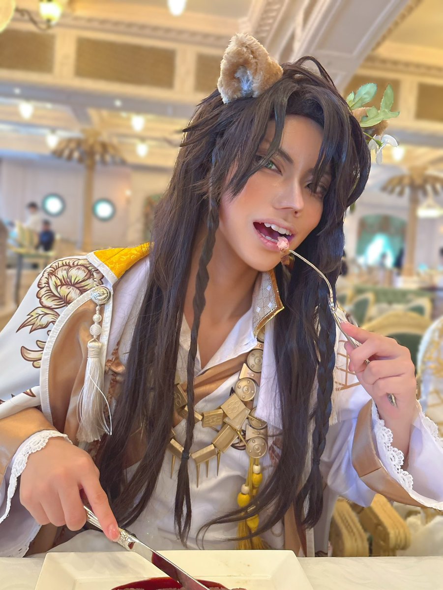 Xid_Disney's tweet photo. 🦁

肉はデザートだろ？

#Dハロ仮装2026 #Dハロツイステ https://t.co/KIVMRN0zkg