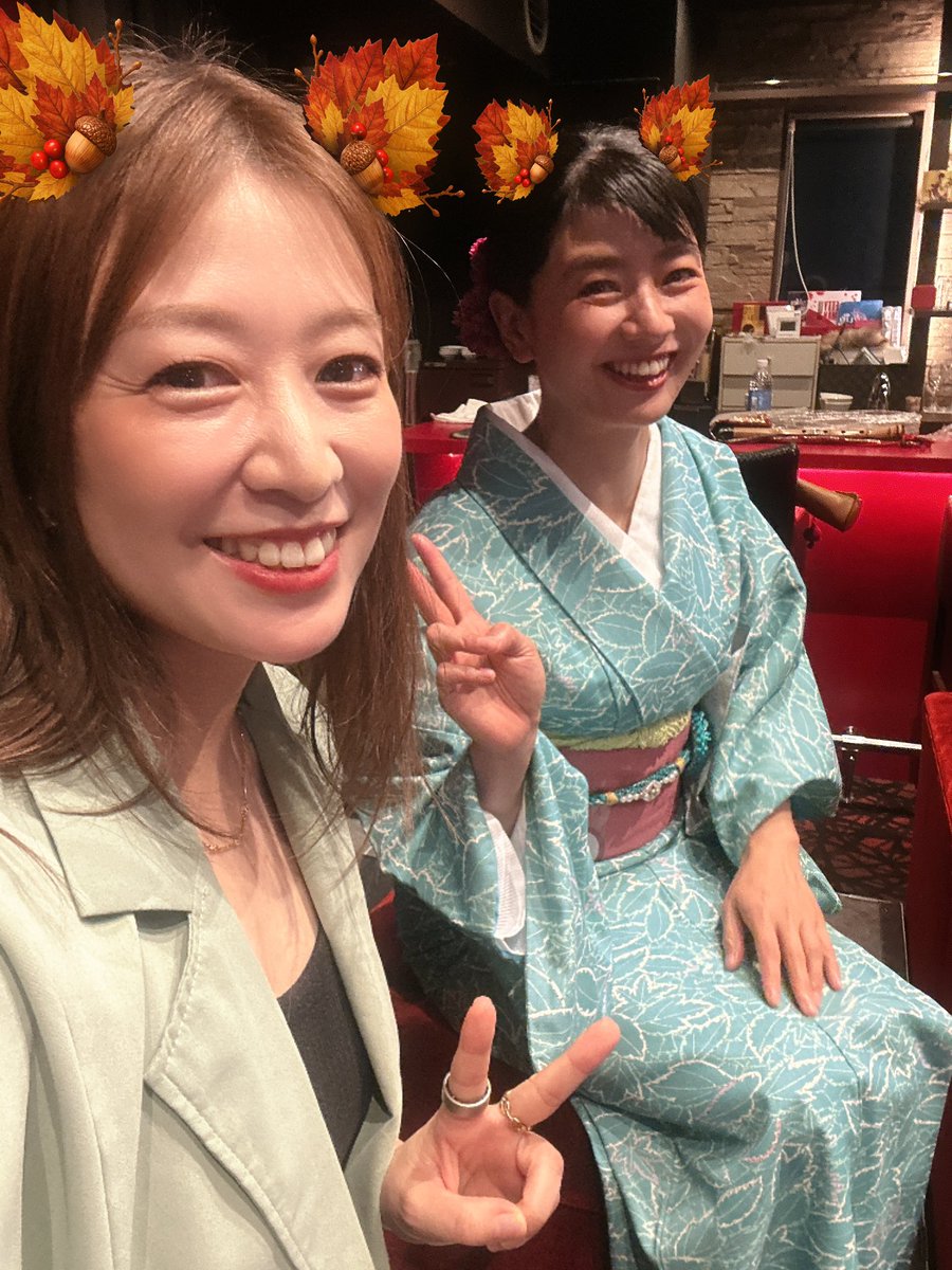 hagekoi_girls's tweet photo. 始まりました〜!
今日は2列目、こんな感じ☺️
by よしみん
#ハゲコイ https://t.co/YiqFXFqKUm
#Ruan #スーパーミリオンヘアー
#銀座8丁目 #Xガール #生放送 https://t.co/wcyJlapIj0