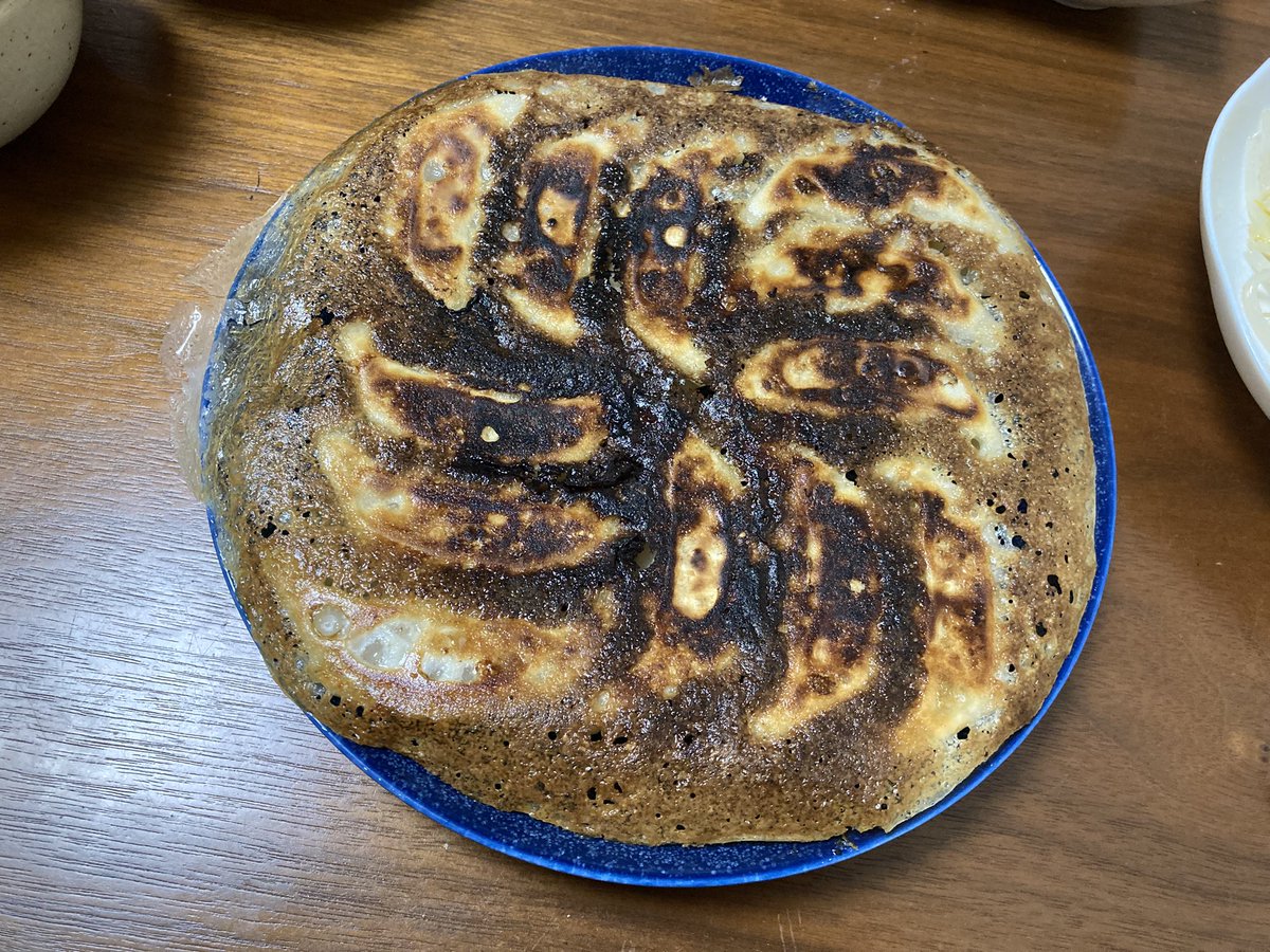 chan_otz's tweet photo. 焦げてないよ。よく焼きなんだよ。 https://t.co/zozViZQ8lT
