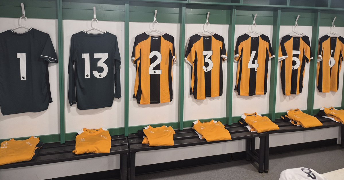 ZachsKitRoom's tweet photo. Ready to welcome Wigan Athletic to the Versa🤝

#hcafc #utt #wafc @LaticsOfficial https://t.co/CusPpXAQFX