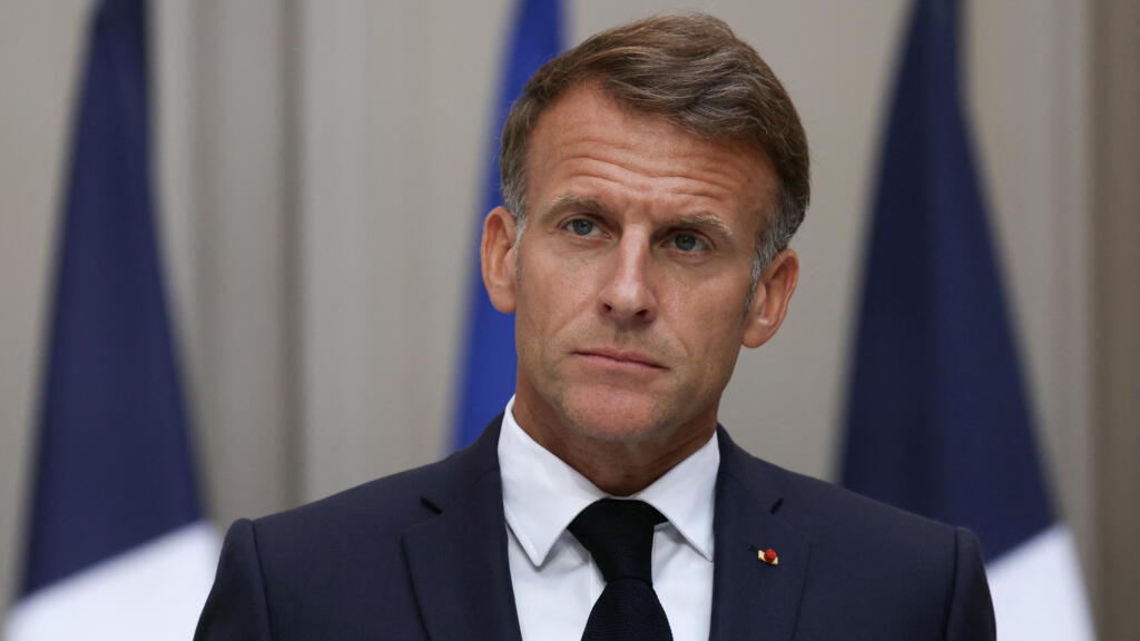 CerfiaFR's tweet photo. 🇫🇷🚀 FLASH | La France a procédé au tir d’un missile balistique stratégique depuis un sous-marin nucléaire, sous les yeux d’Emmanuel Macron.

Le missile, tiré SANS charge nucléaire, est retombé dans le nord de l’océan Atlantique, à plusieurs centaines de kilomètres de toute côte. https://t.co/WU1f1e0wxU