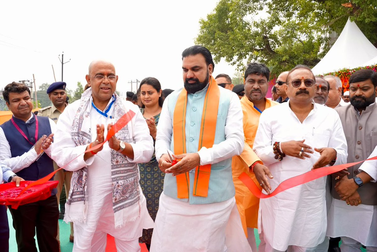 samrat4bjp's tweet photo. रोहतास में सासाराम बाईपास परियोजना का लोकार्पण एवं बेदा फ्लाईओवर का निरीक्षण किया। साथ ही, 'कायाकल्प अभियान' के तहत जीर्णोद्धार किए गए पोखर का निरीक्षण कर विकास कार्यों की प्रगति का जायजा लिया। https://t.co/OWFsiiFHFa