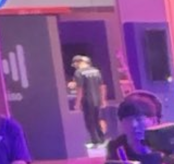 _smkotaro's tweet photo. @MINHxDYNASTY @SuiNetwork Oh shit, my back made it in the selfie https://t.co/TTb5YBE9VX