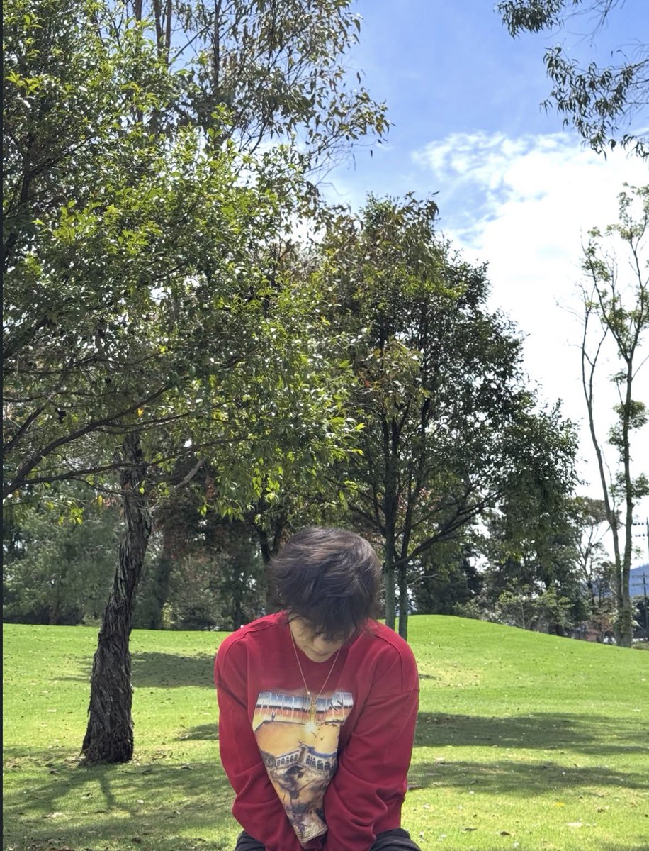 taeguide's tweet photo. [INFO] Taehyung IG post

“Qué buena vibra☀️” https://t.co/QgHAEiVaSS