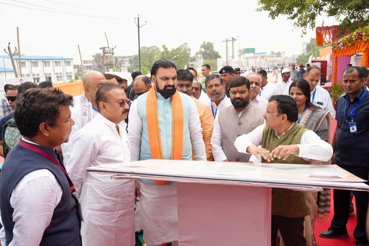 samrat4bjp's tweet photo. रोहतास में सासाराम बाईपास परियोजना का लोकार्पण एवं बेदा फ्लाईओवर का निरीक्षण किया। साथ ही, 'कायाकल्प अभियान' के तहत जीर्णोद्धार किए गए पोखर का निरीक्षण कर विकास कार्यों की प्रगति का जायजा लिया। https://t.co/OWFsiiFHFa