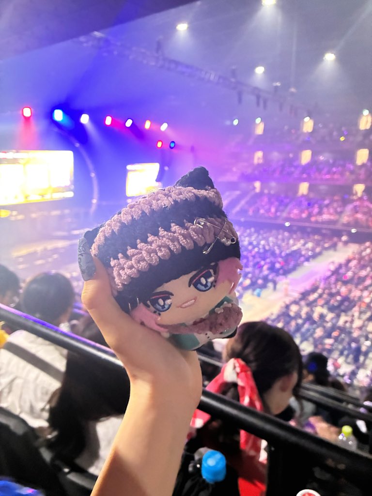 rmd_0115's tweet photo. #ヒプマイ12thライブ
大好きなFFちゃんと連番できて、全ディビジョン初めて生で見れて、超楽Cかった‼️
ありがとうヒプマイ、これからも、13thも世話になるぜ👊🏻🎤 https://t.co/HO9AgB0mVe