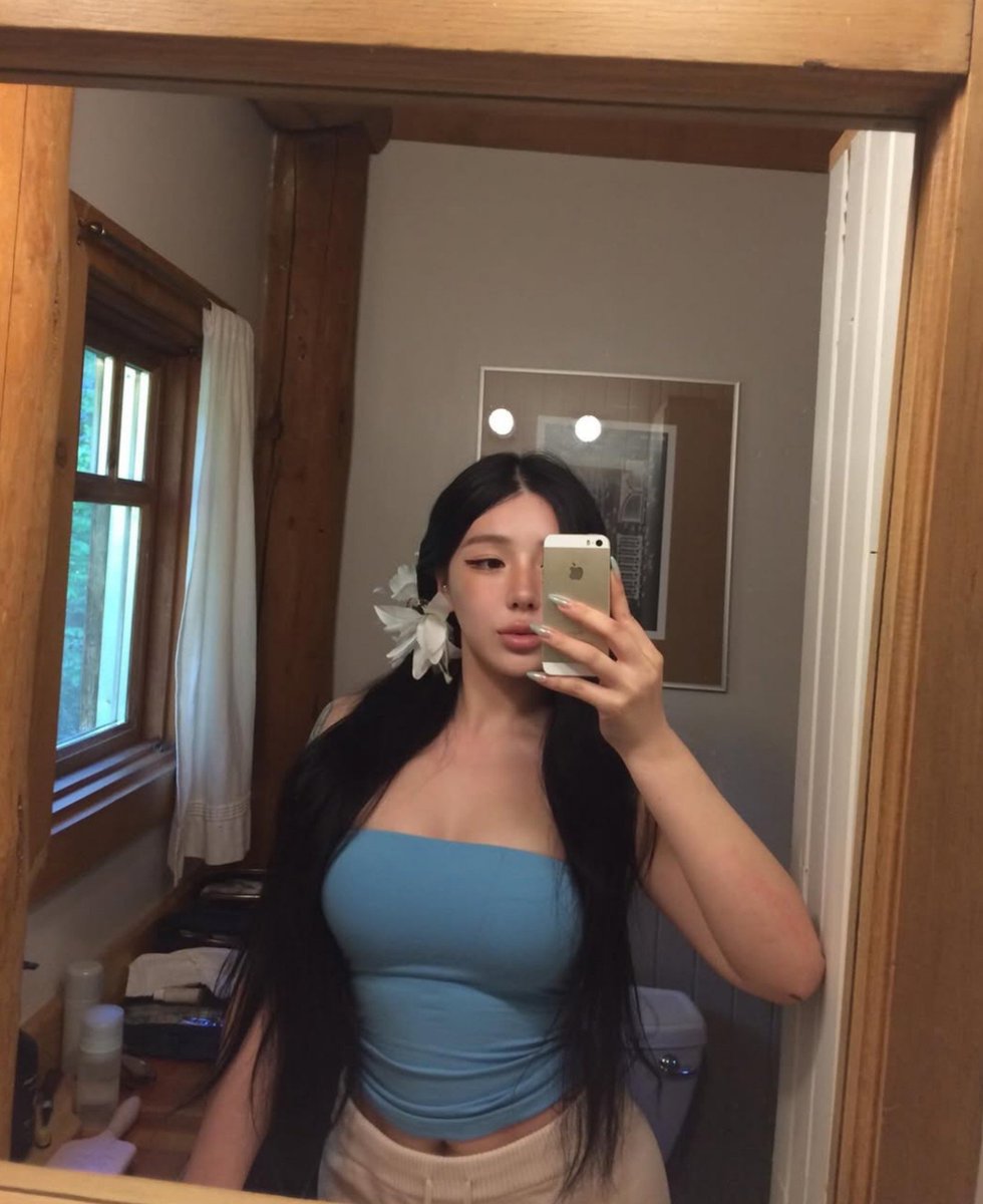 justhenaaa tweet picture