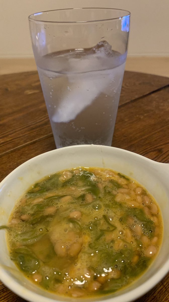 mitsu4711's tweet photo. カンパイの儀（炭酸水＋納豆めかぶ卵）✨ https://t.co/z44gjJ7SVE