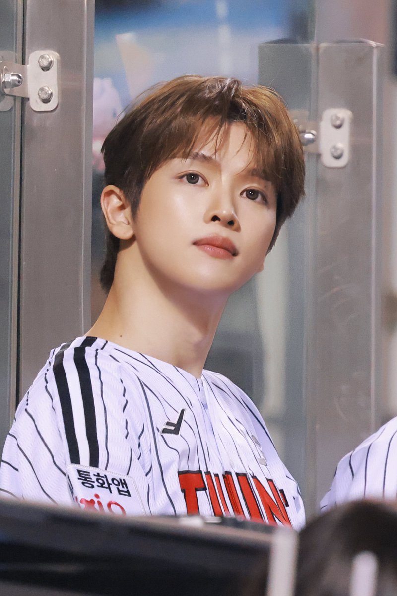 tinyConfection's tweet photo. 261006 LG 잠실 시구
#SUNGCHANxLGTWINS #성찬LG시구 
#성찬 #SUNGCHAN #ソンチャン 
#RIIZE #라이즈 https://t.co/UtPp8fogCS