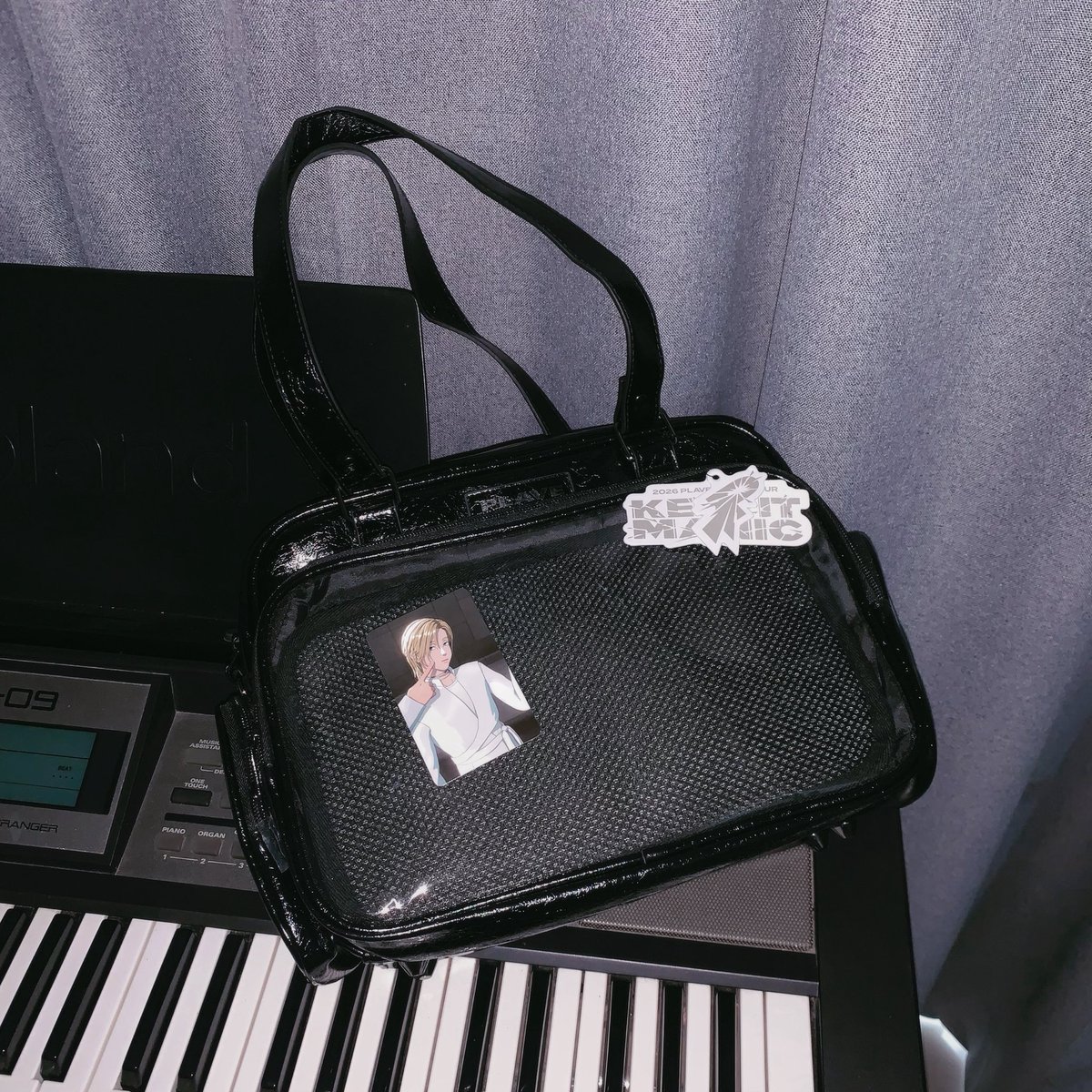 doeunho_zip's tweet photo. my 2nd plave bag 💙💜🩷❤️🖤 https://t.co/RPwN7Suhjz