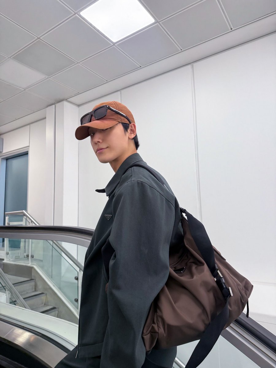 blueskypallette's tweet photo. BOYFRIEND LEE DOHYUN STRIKES AGAIN 💞💞💞

📸ldh_sky https://t.co/tnRyej9Wj8