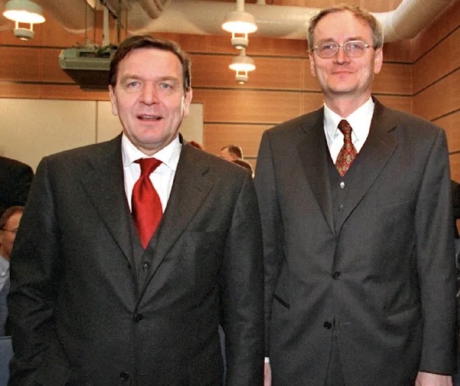 Baltic_Takes's tweet photo. August Hanning was head of Germany’s foreign intelligence service under Gerhard Schröder during the period in which Berlin got hooked on Russian energy, with Hanning backing Nord Stream 1.

Days after Russia launched its full scale invasion of Ukraine, Hanning publicly argued Western arms deliveries wouldn’t make much difference and said he hoped “normal relations” with Russia could be restored soon.

After the Nord Stream explosion, he quickly and baselessly made accusations about Polish and Ukrainian responsibility, and suggested Germany should seek compensation from Poland and Ukraine.

Hanning has also previously smeared Latvia.

He joined the supervisory council of Norvik Banka, later PNB Banka, which subsequently collapsed. Its insolvency administrator later brought a €32 million damages claim against former board and supervisory council members, including Hanning.

During the process, Hanning publicly made sweeping allegations of corruption about Latvian officials and institutions. In later arbitration proceedings, an international tribunal said he made unsubstantiated claims.

He has today been arrested on suspicion of espionage, attempted treason and obtaining state secrets.
