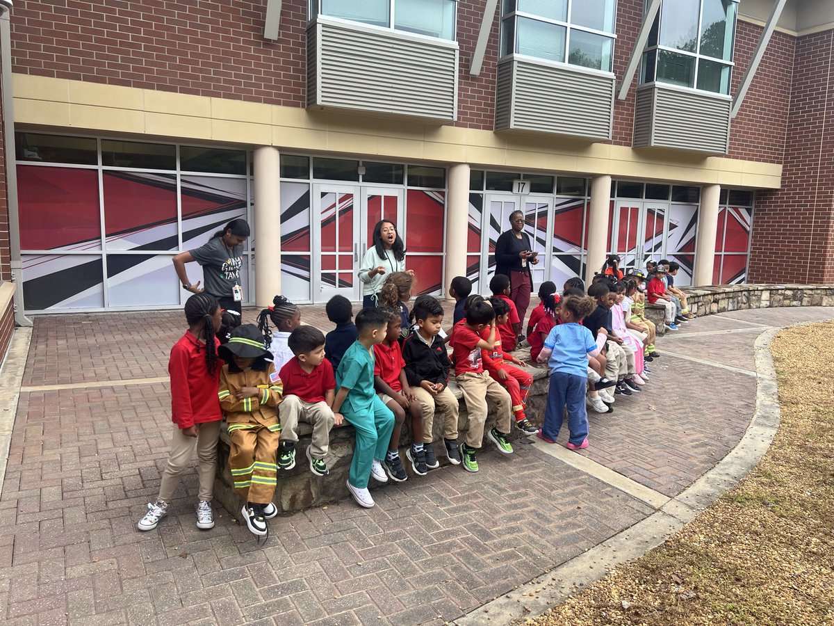 SPMITCHELL_ISES's tweet photo. PreK Spirit Week: Day 1 #ShineandSucceed @FultonZone5 https://t.co/xiVfm3JWL9